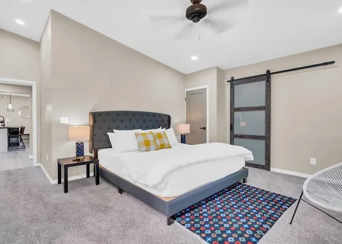 Midtown Cozy Getaway *