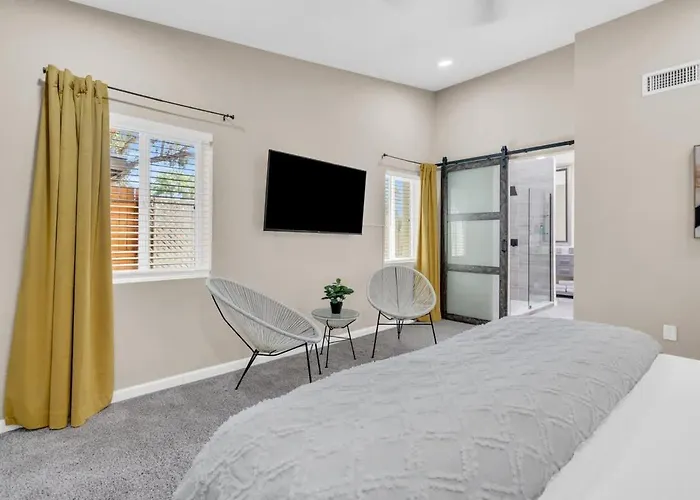 Midtown Cozy Getaway *