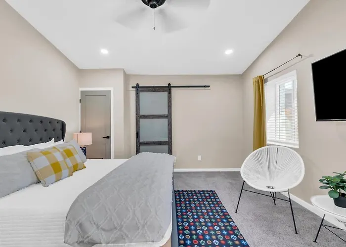 Midtown Cozy Getaway Сasa de vacaciones *
