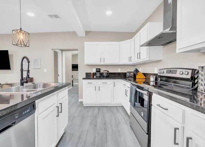 Midtown Cozy Getaway *